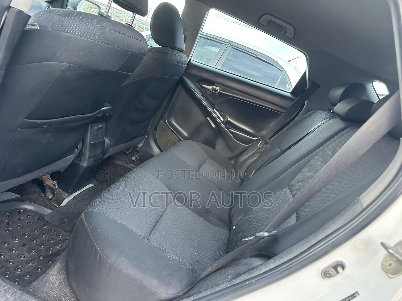 Toyota Matrix 2010 White