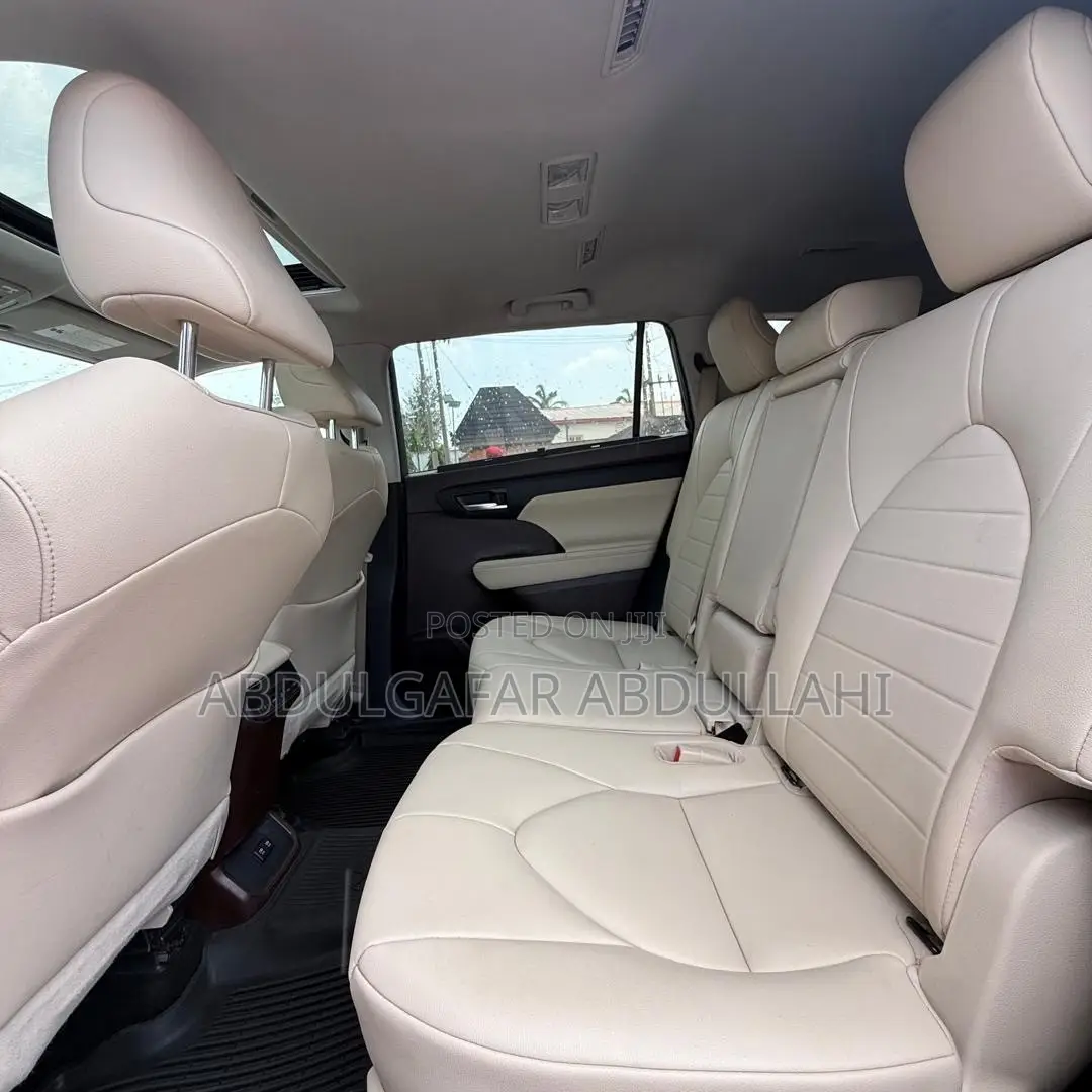 Toyota Highlander XLE AWD 2020 Blue
