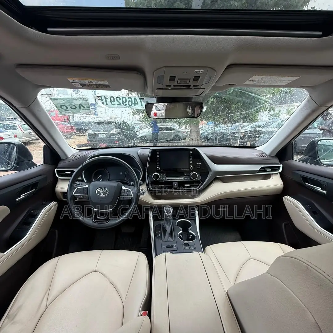 Toyota Highlander XLE AWD 2020 Blue