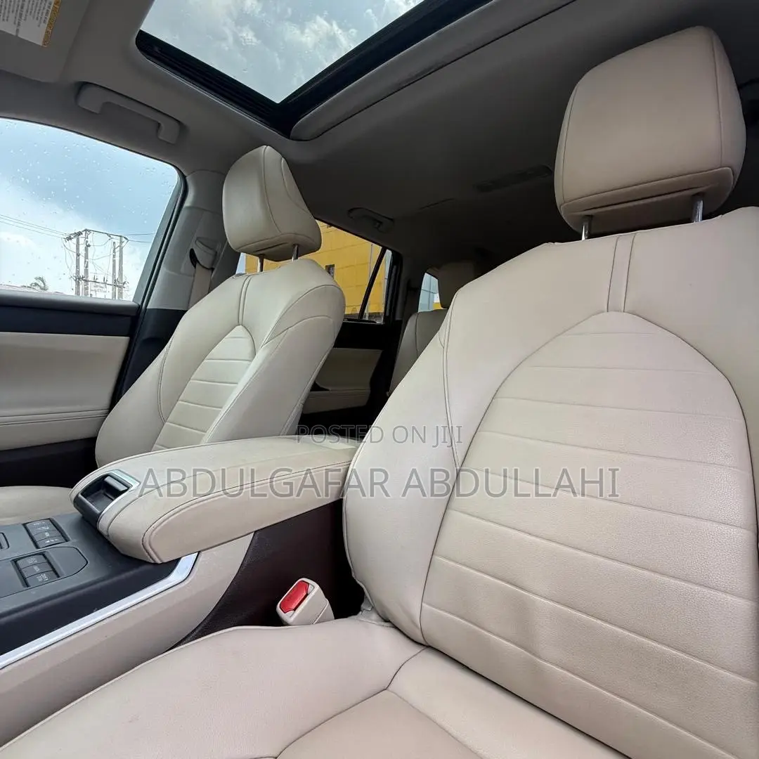 Toyota Highlander XLE AWD 2020 Blue