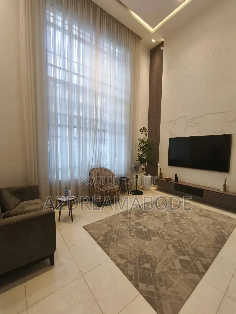 5bdrm Duplex in Ikeja for rent