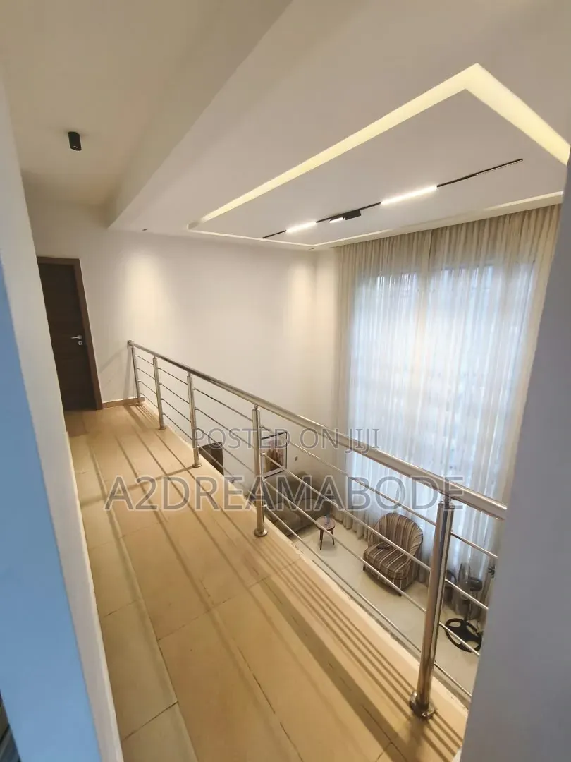 5bdrm Duplex in Ikeja for rent