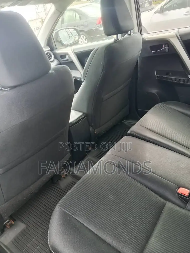 Toyota RAV4 XLE 4dr SUV AWD (2.5L 4cyl 6A) 2015 Black