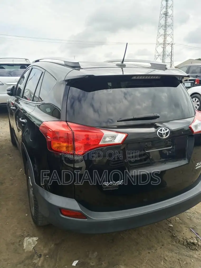 Toyota RAV4 XLE 4dr SUV AWD (2.5L 4cyl 6A) 2015 Black