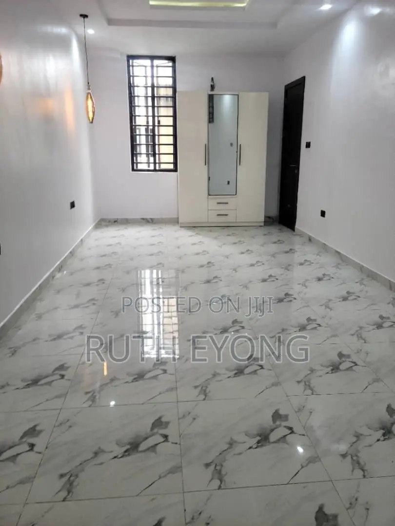 3bdrm Penthouse in Ikate Lekki for rent