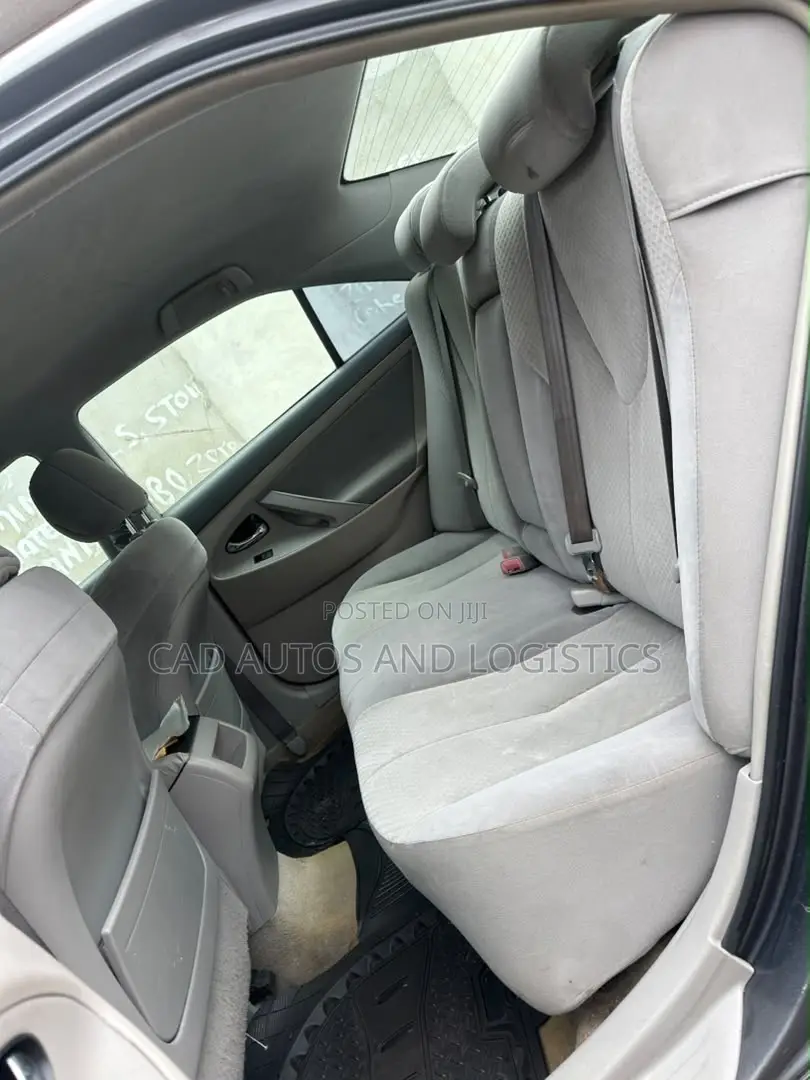 Toyota Camry LE 4dr Sedan (2.4L 4cyl 5A) 2009 Gray