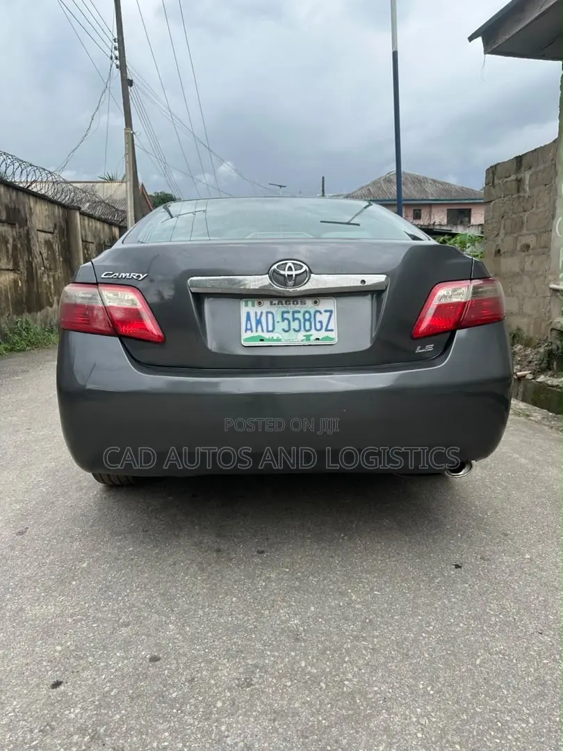 Toyota Camry LE 4dr Sedan (2.4L 4cyl 5A) 2009 Gray