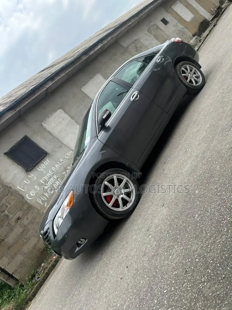 Toyota Camry LE 4dr Sedan (2.4L 4cyl 5A) 2009 Gray