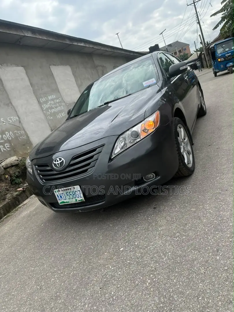Toyota Camry LE 4dr Sedan (2.4L 4cyl 5A) 2009 Gray
