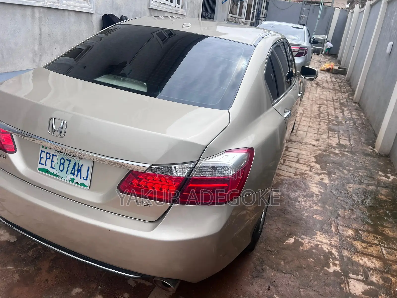 Honda Accord 2012 Gold