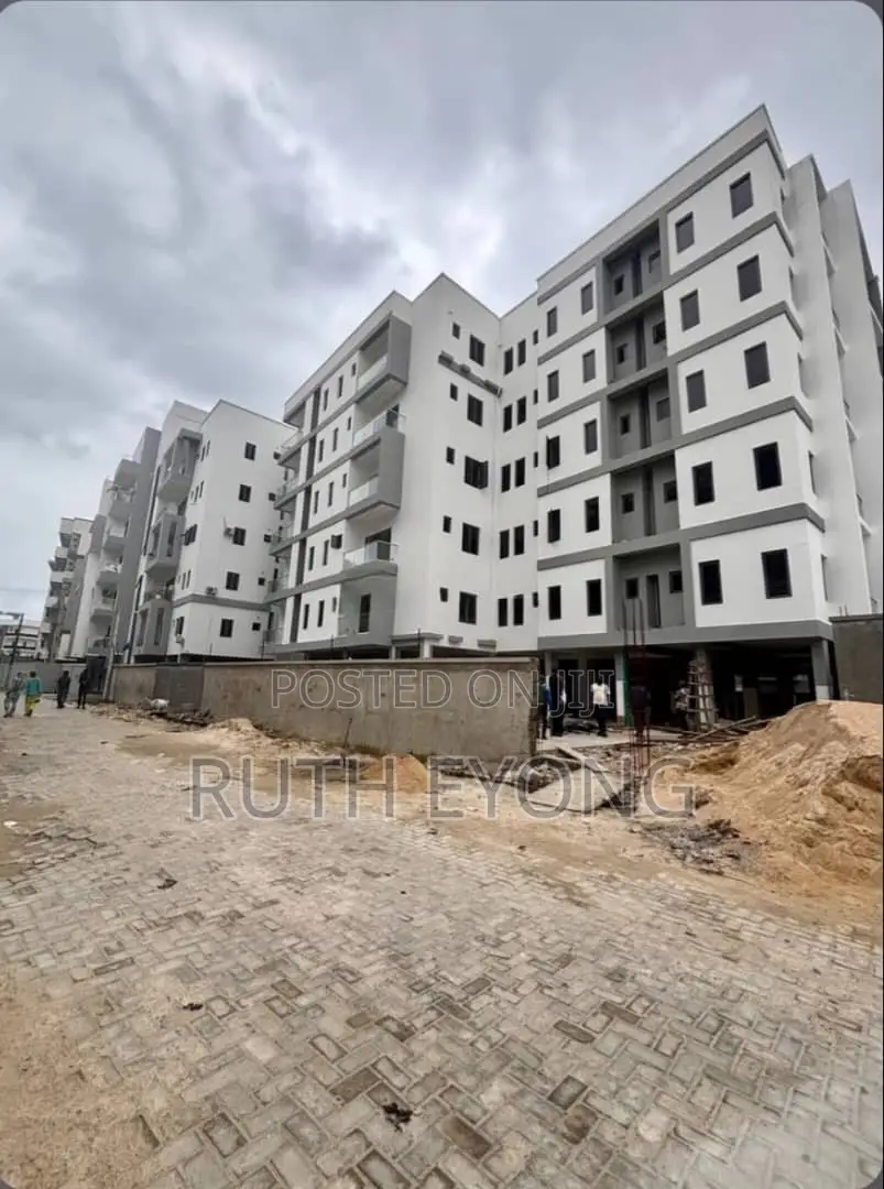 2bdrm Apartment in Lekki Phase 1 for rent