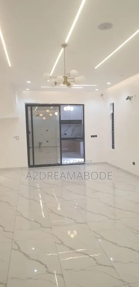 5bdrm Duplex in Magodo Phase 2 for rent