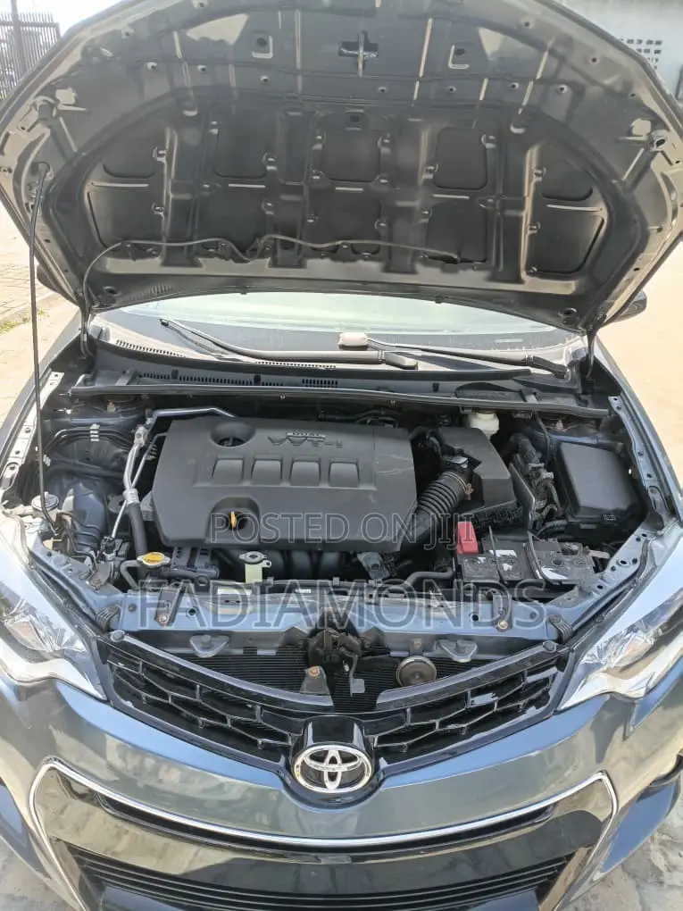 Toyota Corolla LE Plus 4dr Sedan (1.8L 4cyl CVT) 2015 Blue