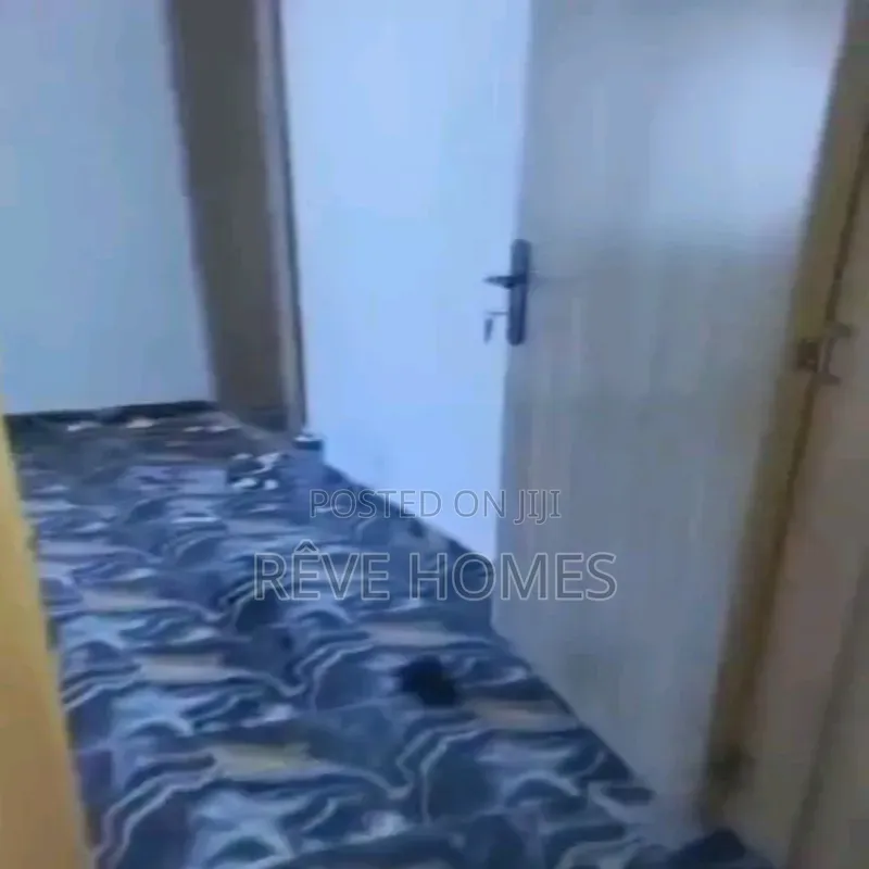 Mini Flat in Alagomeji for rent