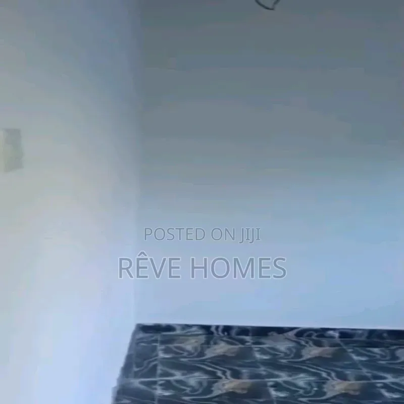 Mini Flat in Alagomeji for rent
