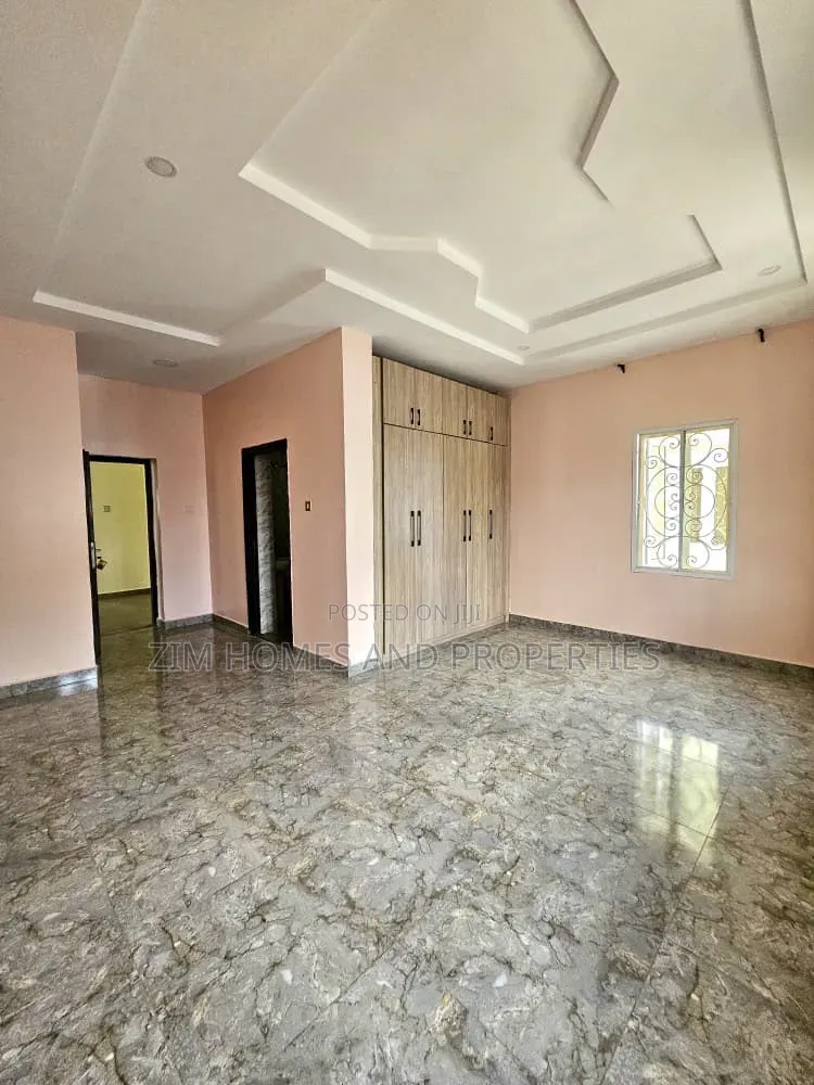 6bdrm Duplex in Zim Homes And, Guzape District for rent