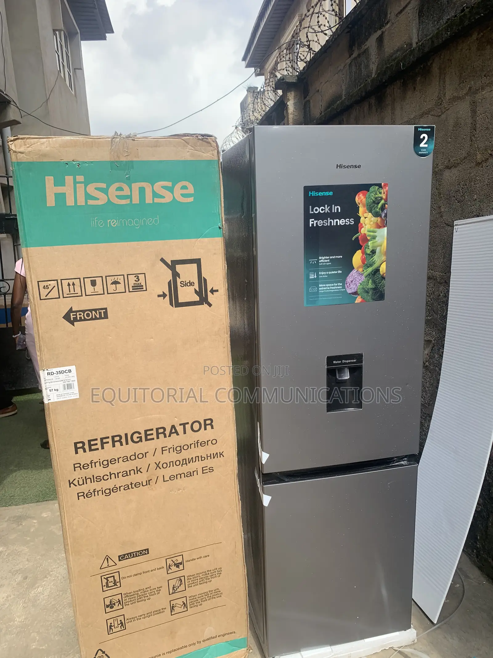 Hisense 35DCB 264L Modern 2-Door Fridge With Water Dispenser