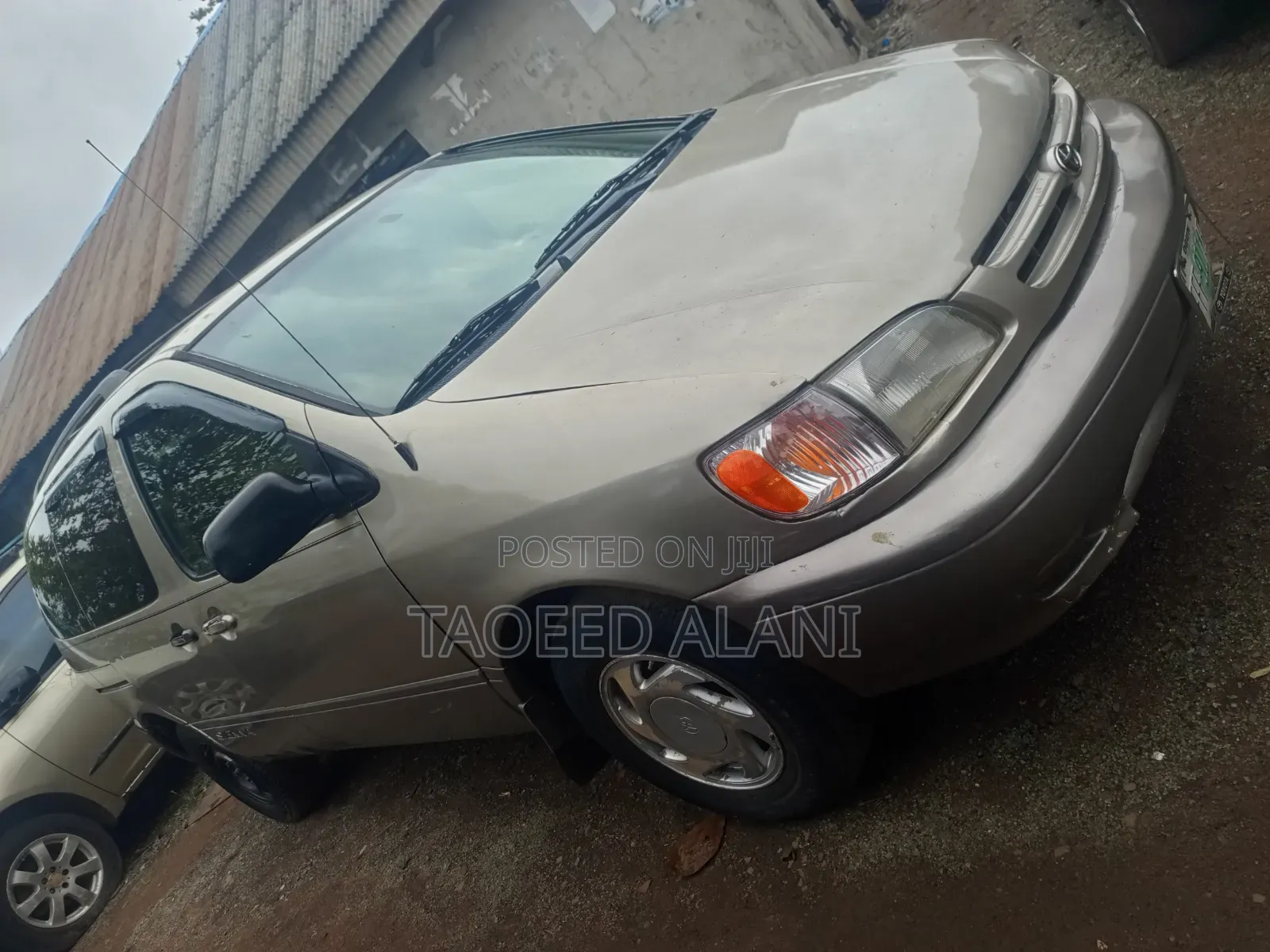 Toyota Sienna 1999 Brown