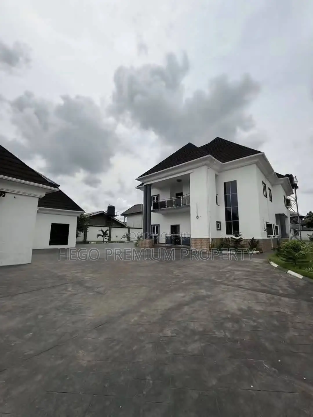 4bdrm Duplex in Estate, Obio-Akpor for sale