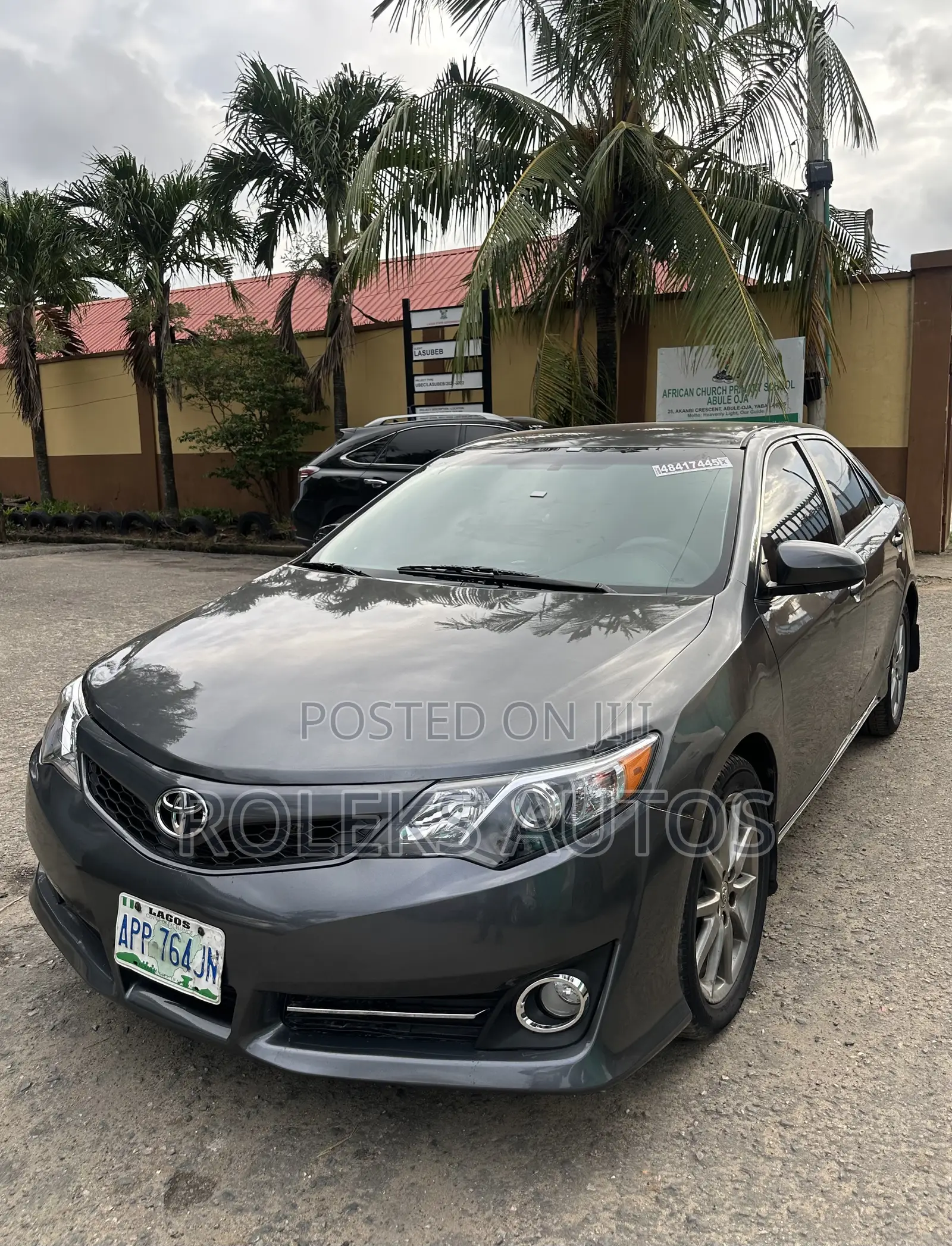 Toyota Camry SE 4dr Sedan (2.5L 4cyl 6A) 2013 Gray