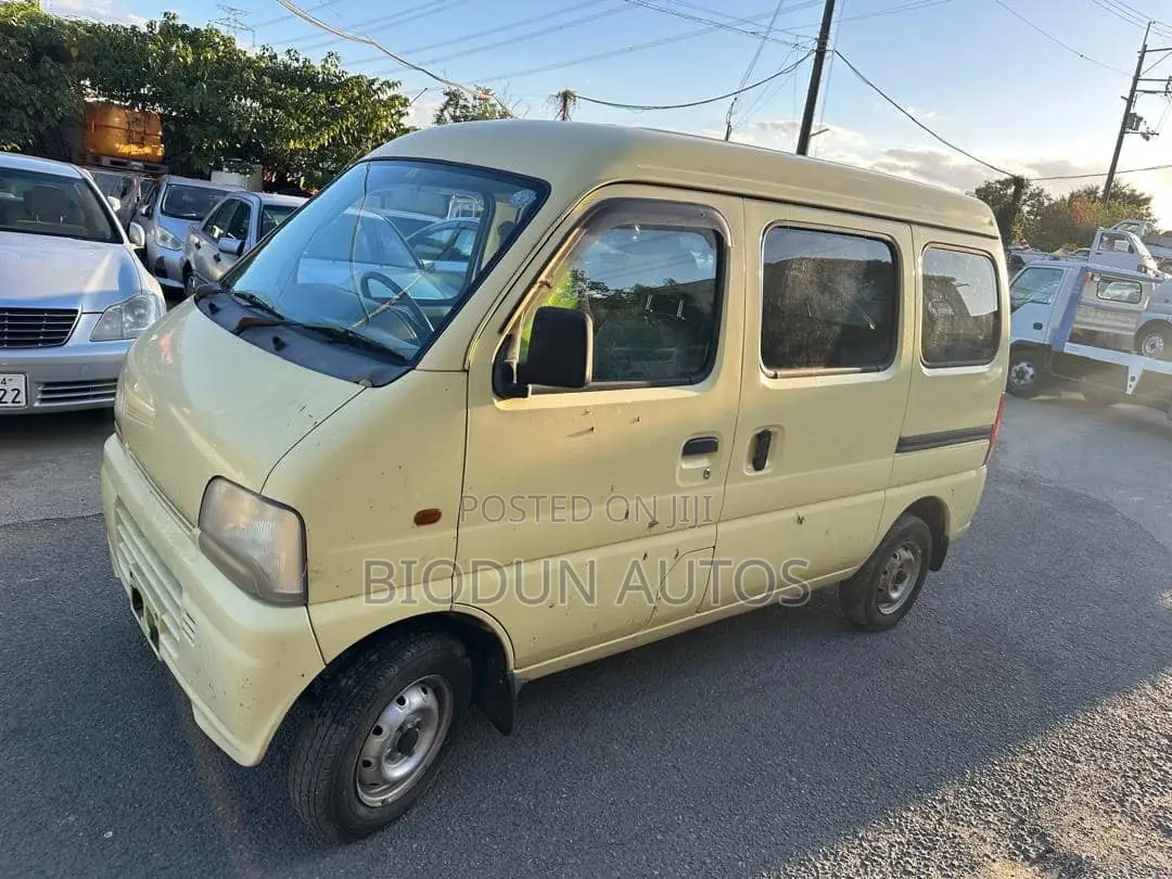 Suzuki Every 2005