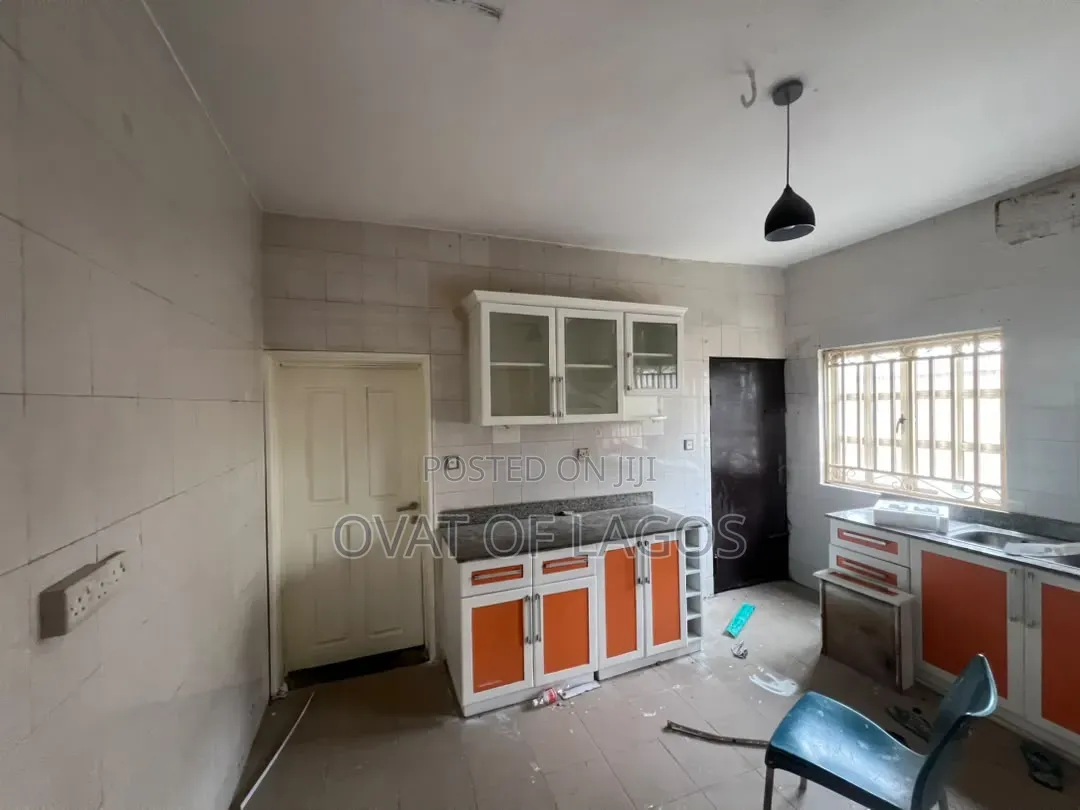 6bdrm Duplex in Parkview Estate for rent