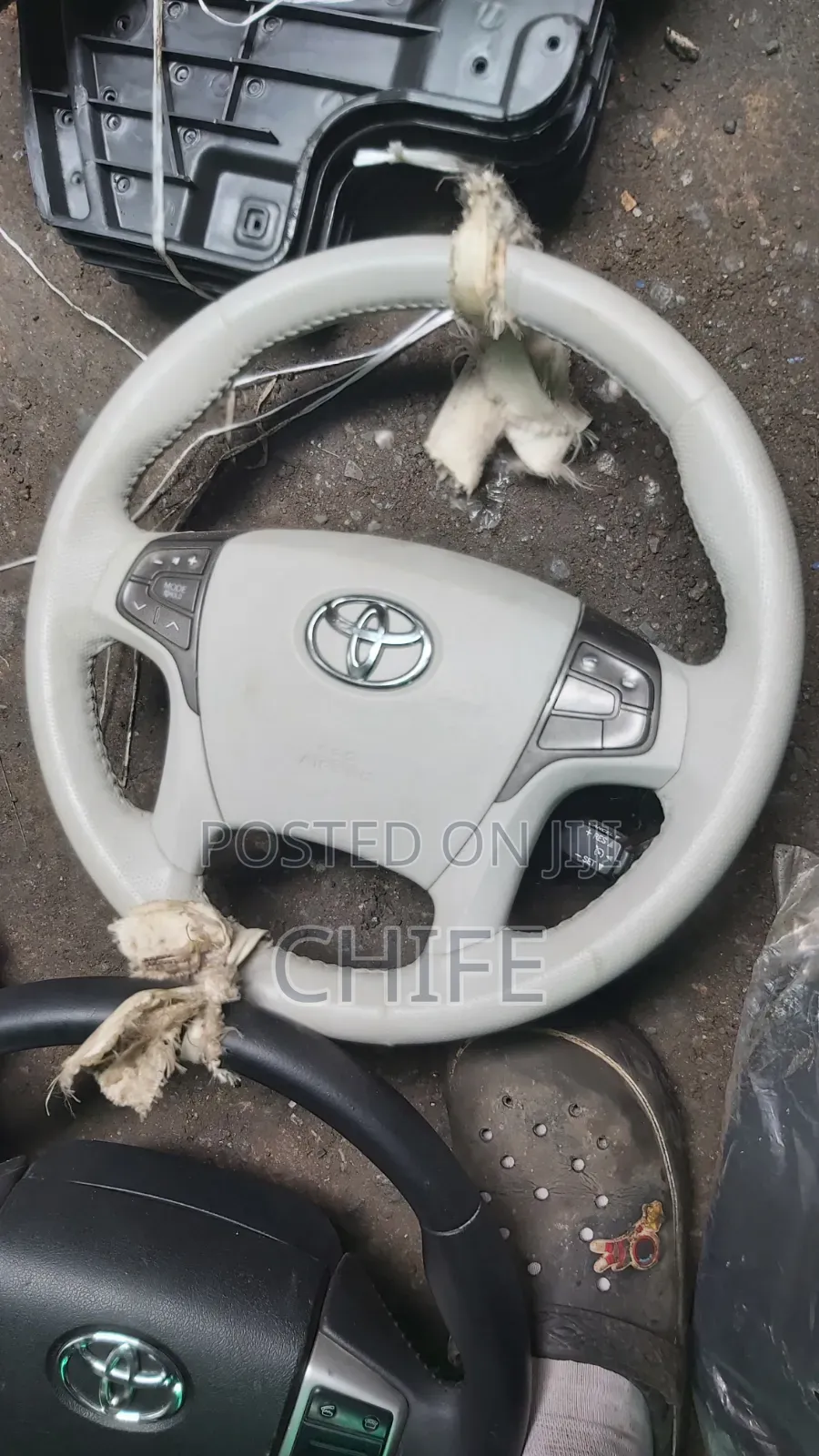 Tokunbo Steering Wheel for Toyota Sienna 2012