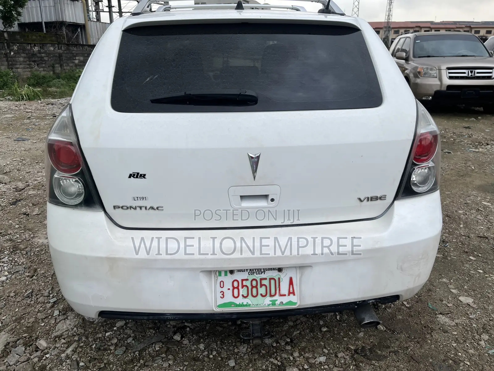 Pontiac Vibe 2008 White