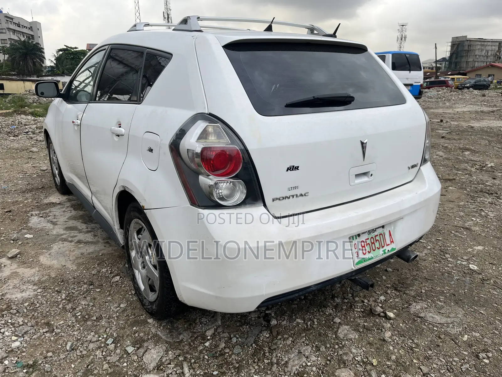 Pontiac Vibe 2008 White