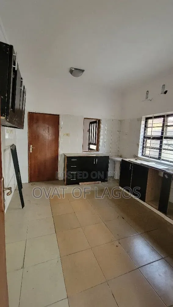 4bdrm Duplex in Parkview Estate for rent