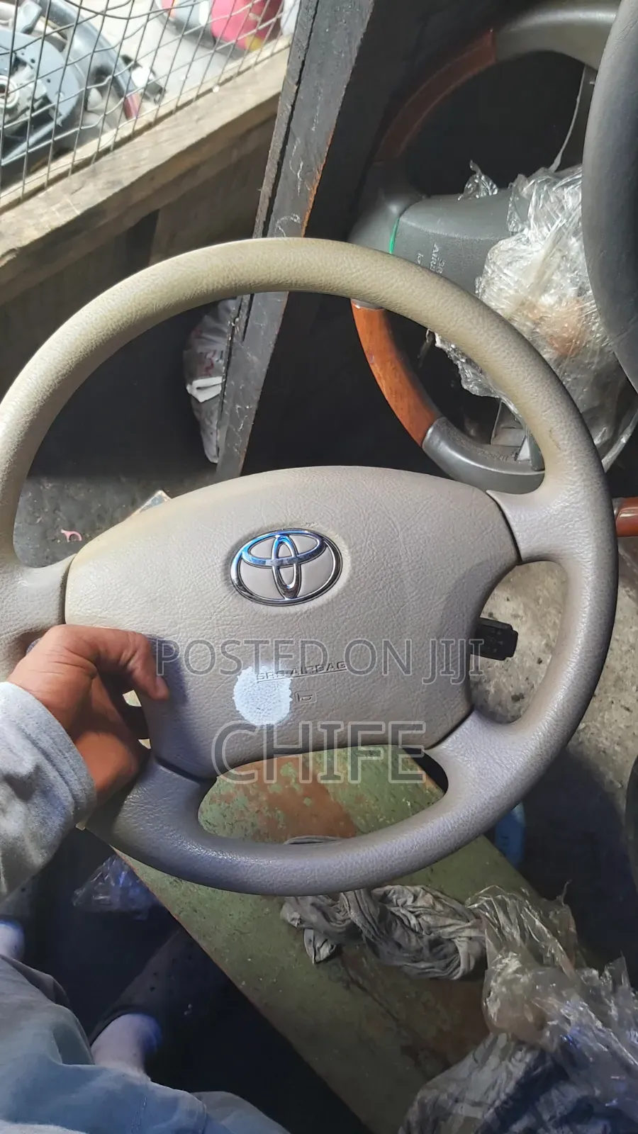 Tokunbo Steering Wheel for Toyota Sienna 2003 - 2006