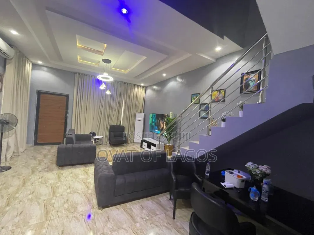 4bdrm Duplex in Thomas Estate for rent