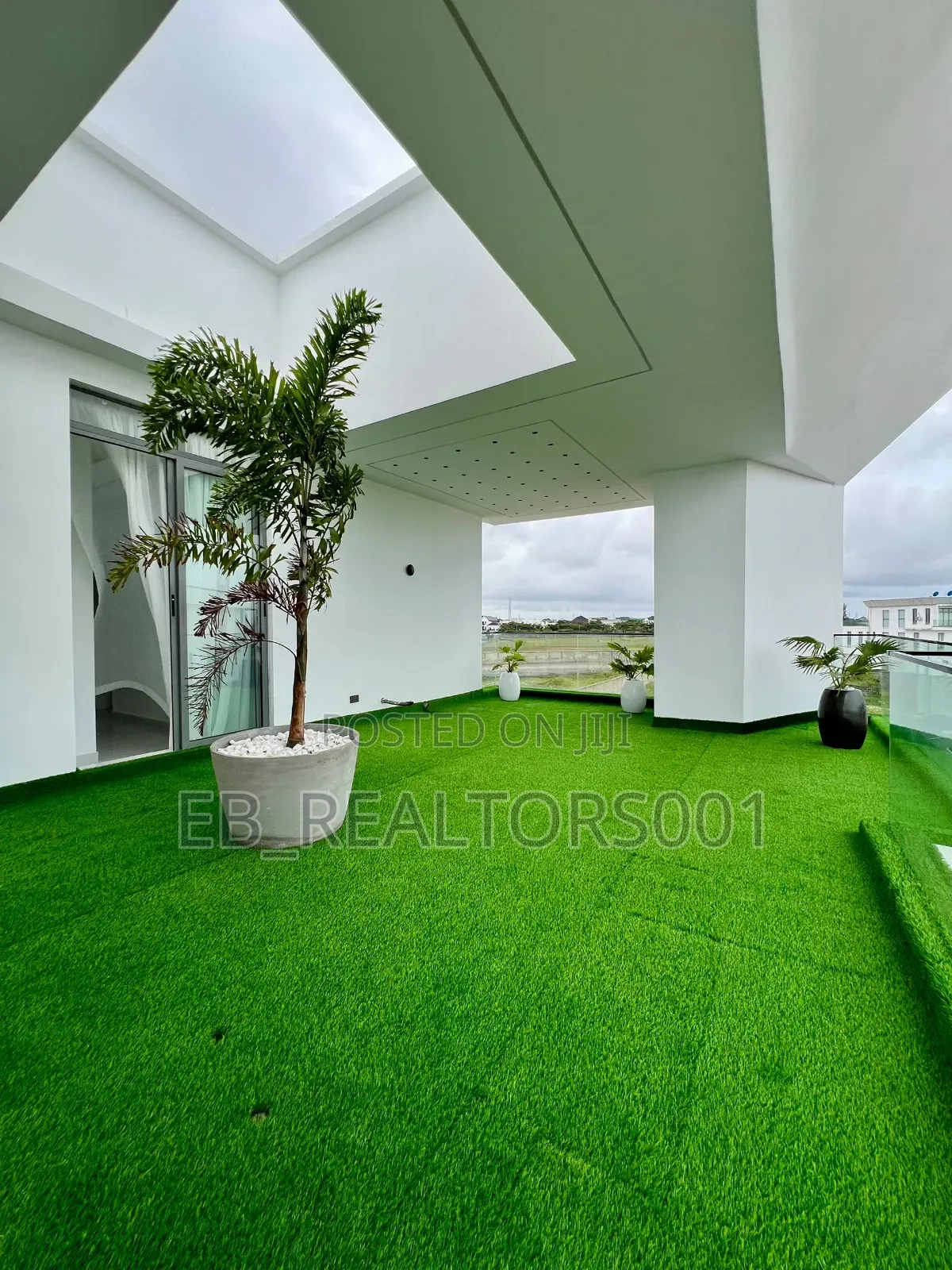 Furnished 5bdrm Duplex in Osapa London for sale