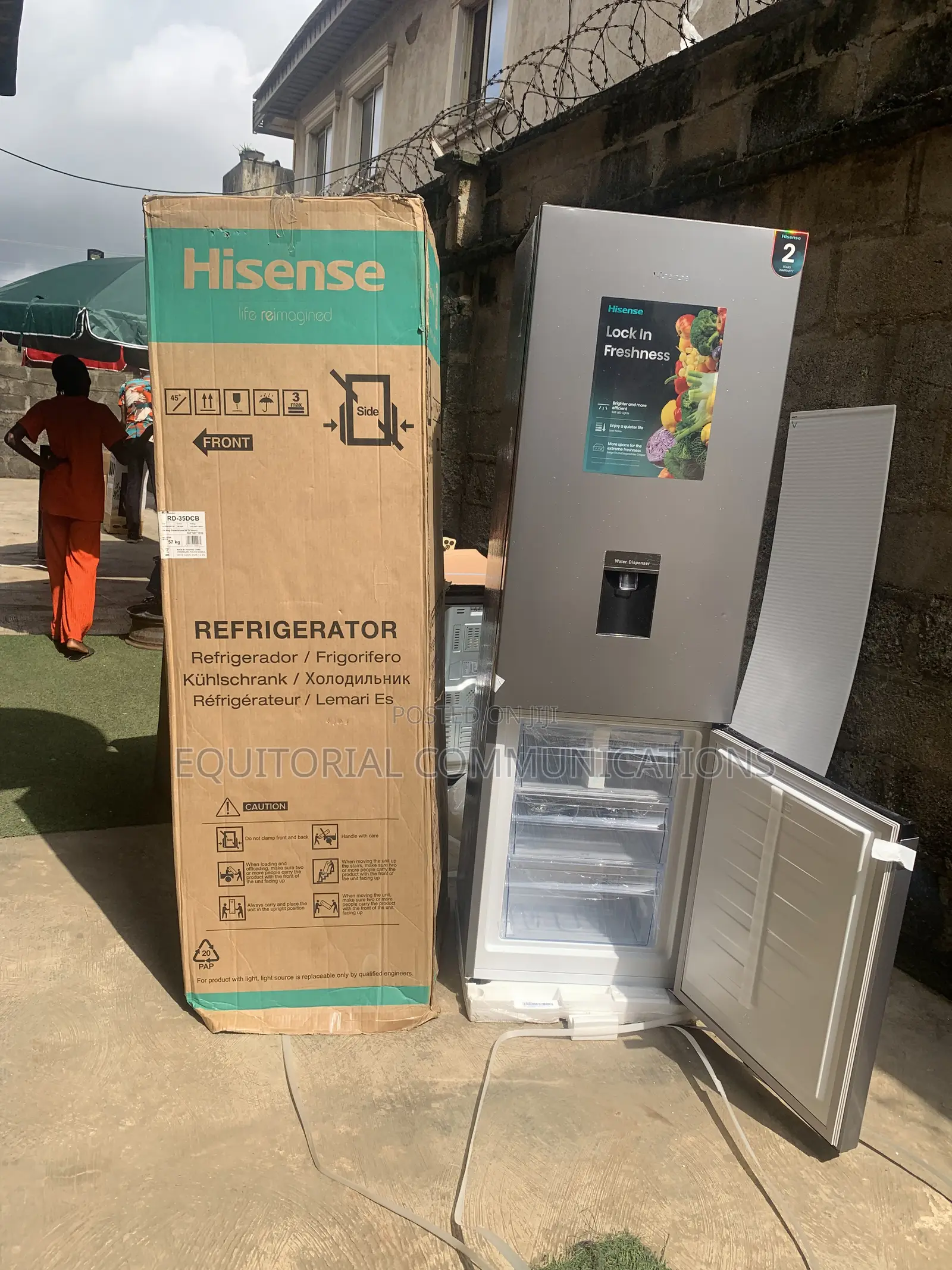 Hisense 35DCB 264L Quality 2-Door Fridge With Water Dispenser