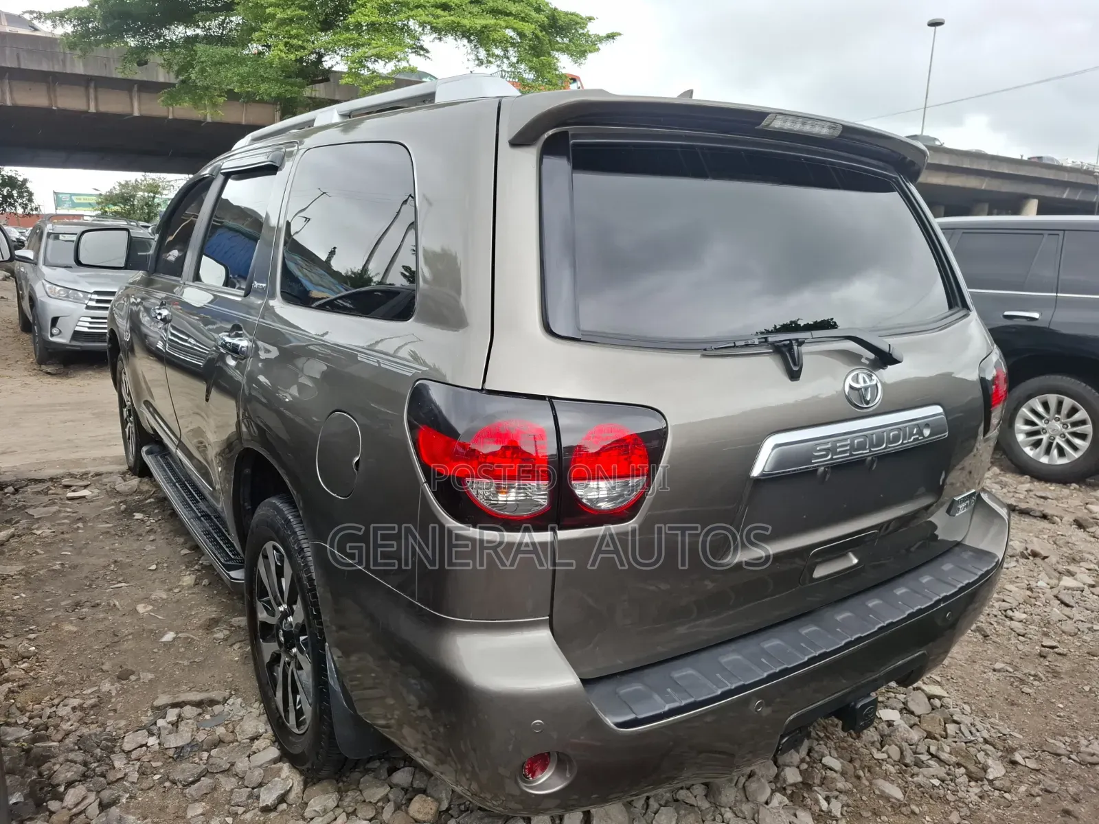 Toyota Sequoia Platinum w/FFV 4x4 2018 Brown