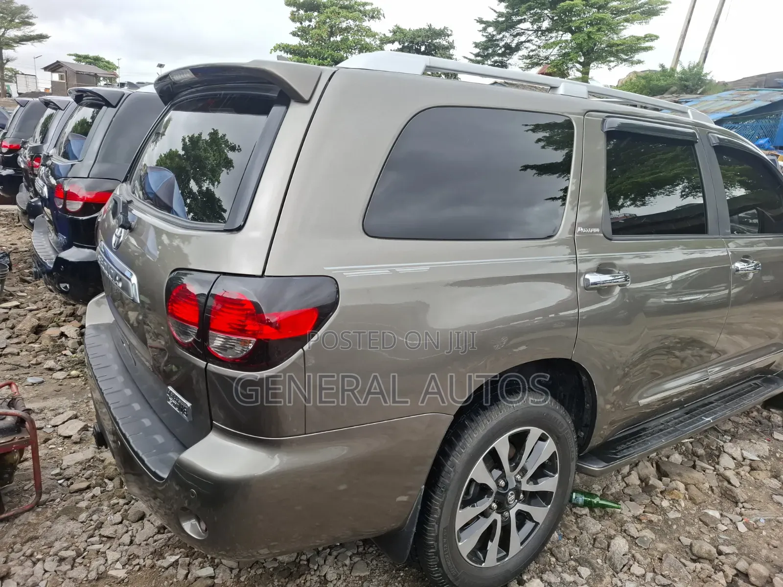 Toyota Sequoia Platinum w/FFV 4x4 2018 Brown