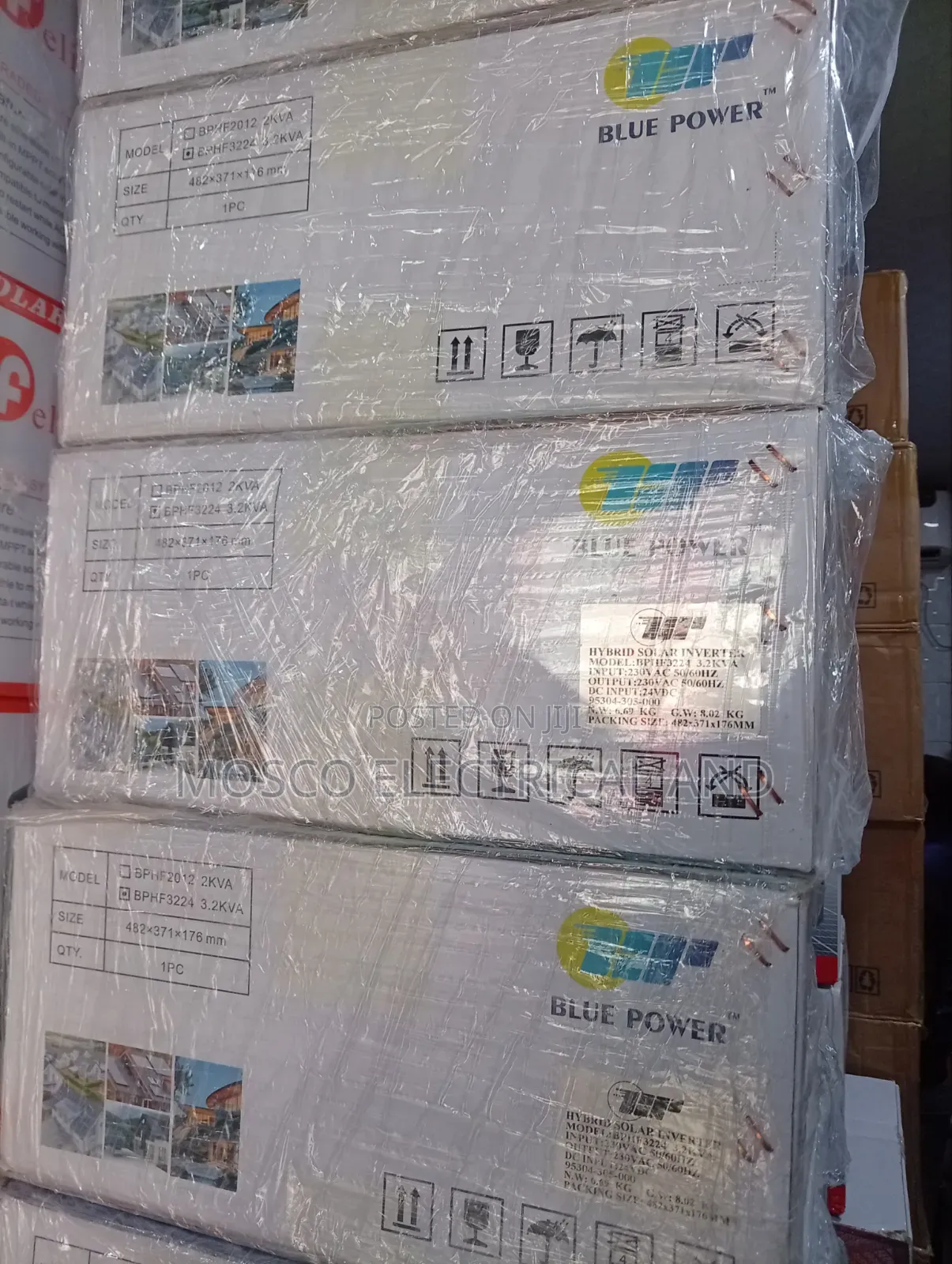 Quality 3.2kva/24volts Blue Power Hybrid Solar Inverter