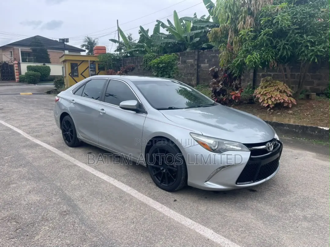 Toyota Camry XSE 4dr Sedan (2.5L 4cyl 6A) 2015 Silver