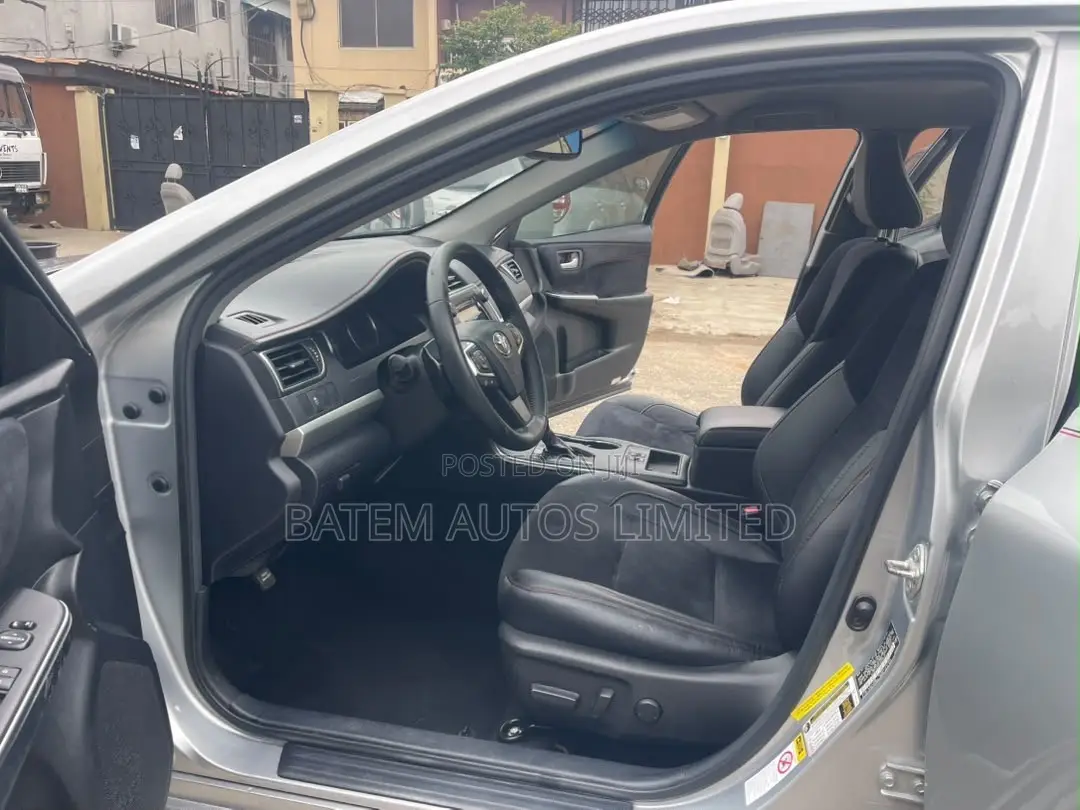 Toyota Camry XSE 4dr Sedan (2.5L 4cyl 6A) 2015 Silver