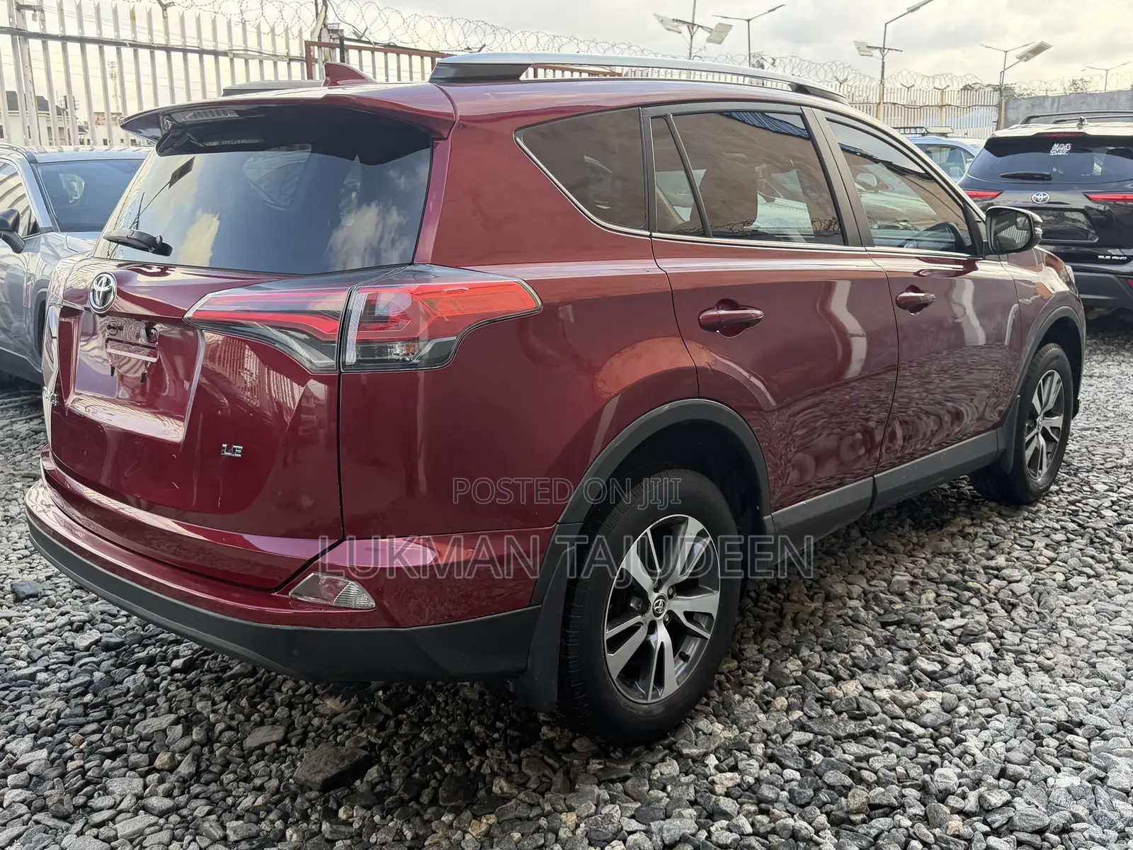 Toyota RAV4 LE 4dr SUV (2.5L 4cyl 6A) 2018 Red