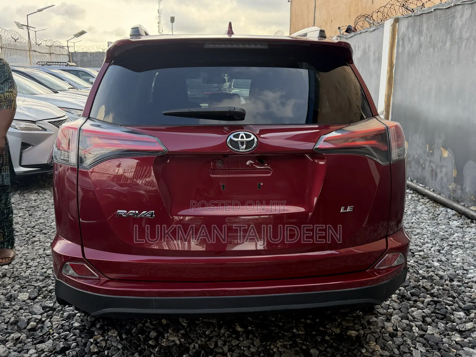 Toyota RAV4 LE 4dr SUV (2.5L 4cyl 6A) 2018 Red