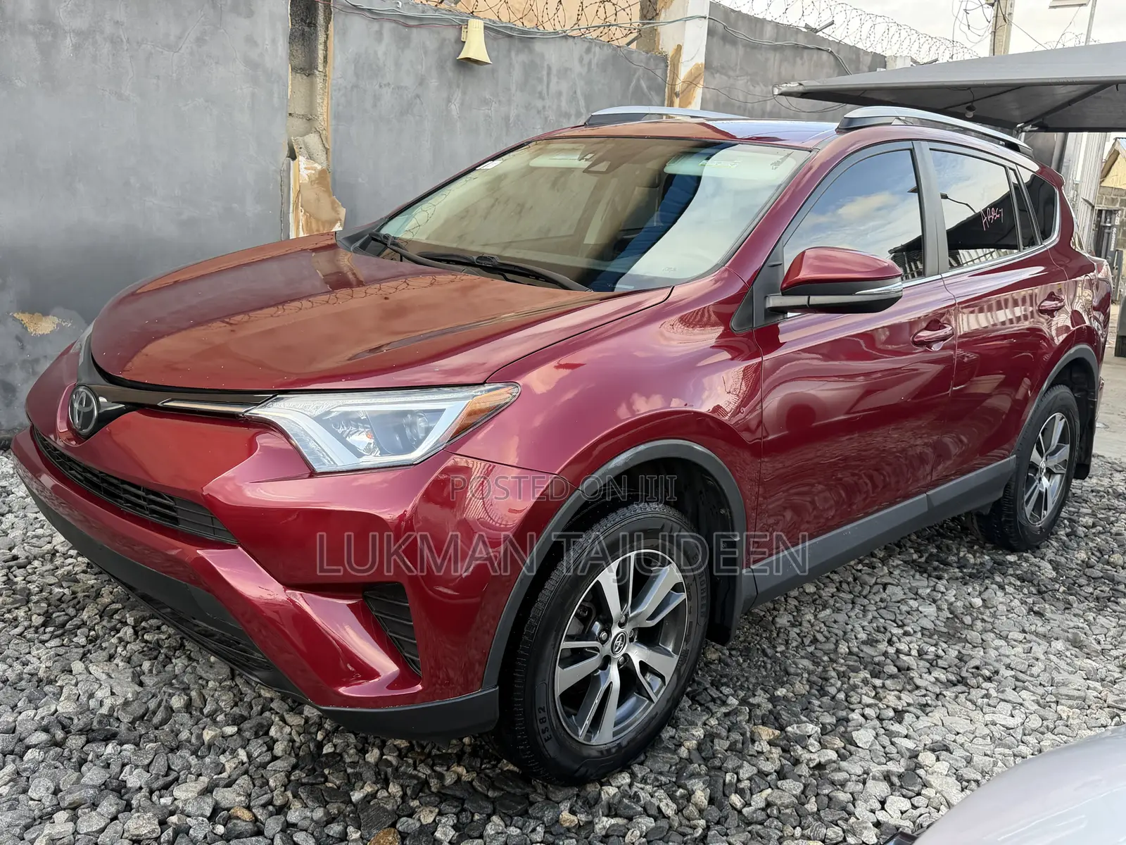 Toyota RAV4 LE 4dr SUV (2.5L 4cyl 6A) 2018 Red