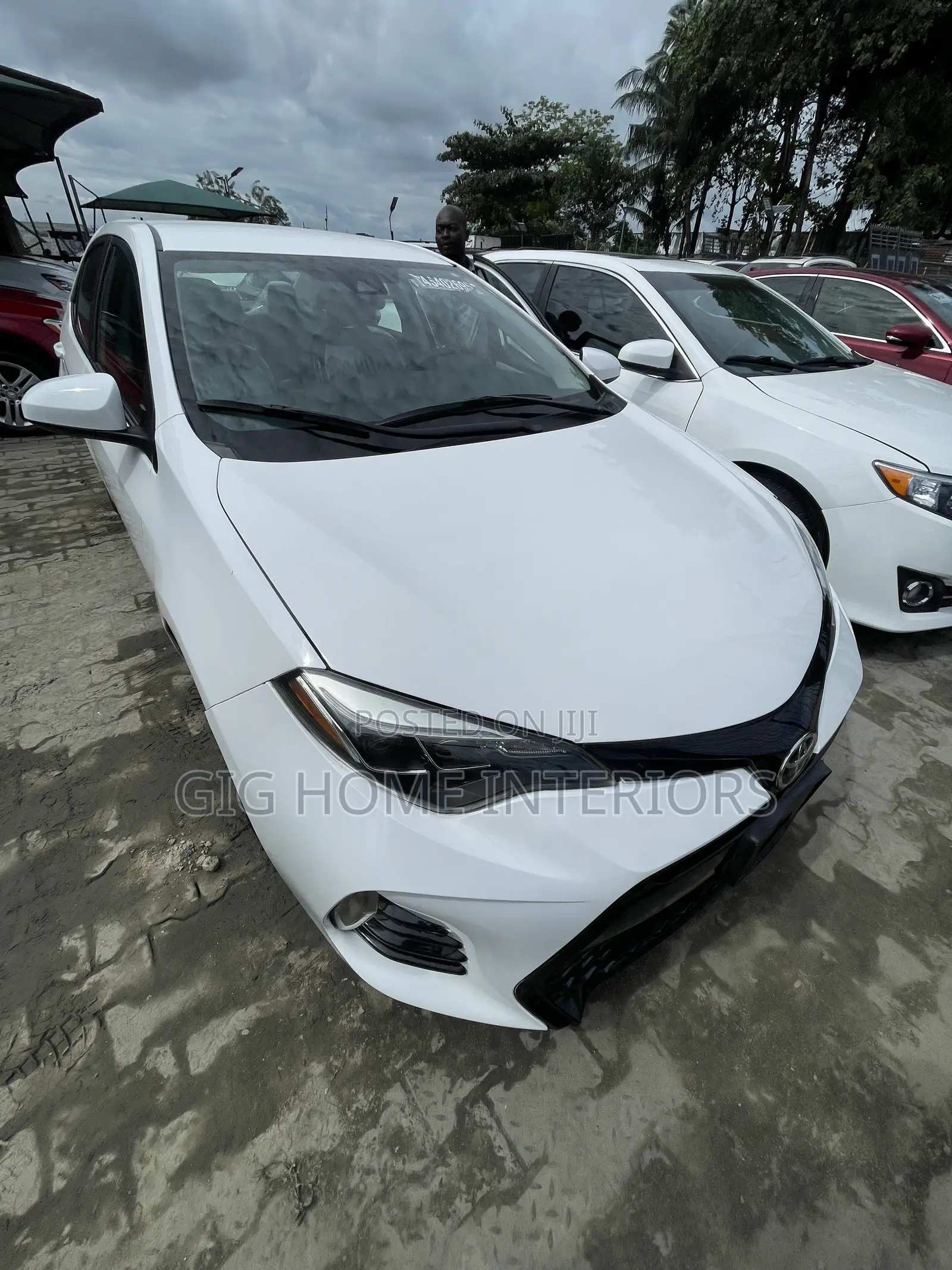 Toyota Corolla LE 4dr Sedan (1.8L 4cyl CVT) 2017 White