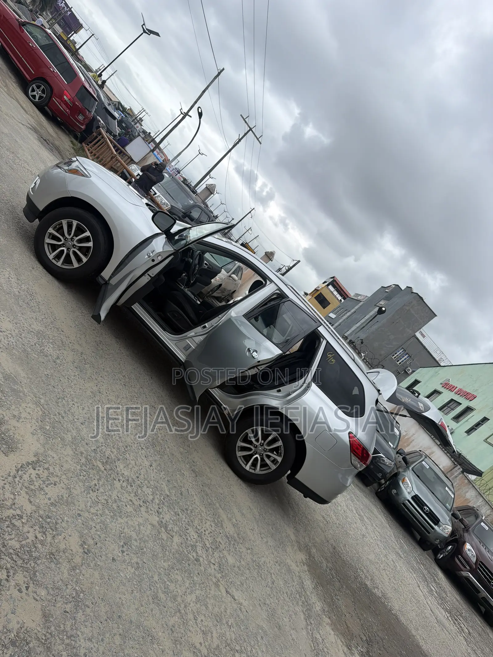 Nissan Pathfinder SV 4dr 4x4 (3.5L 6cyl) 2016 Silver