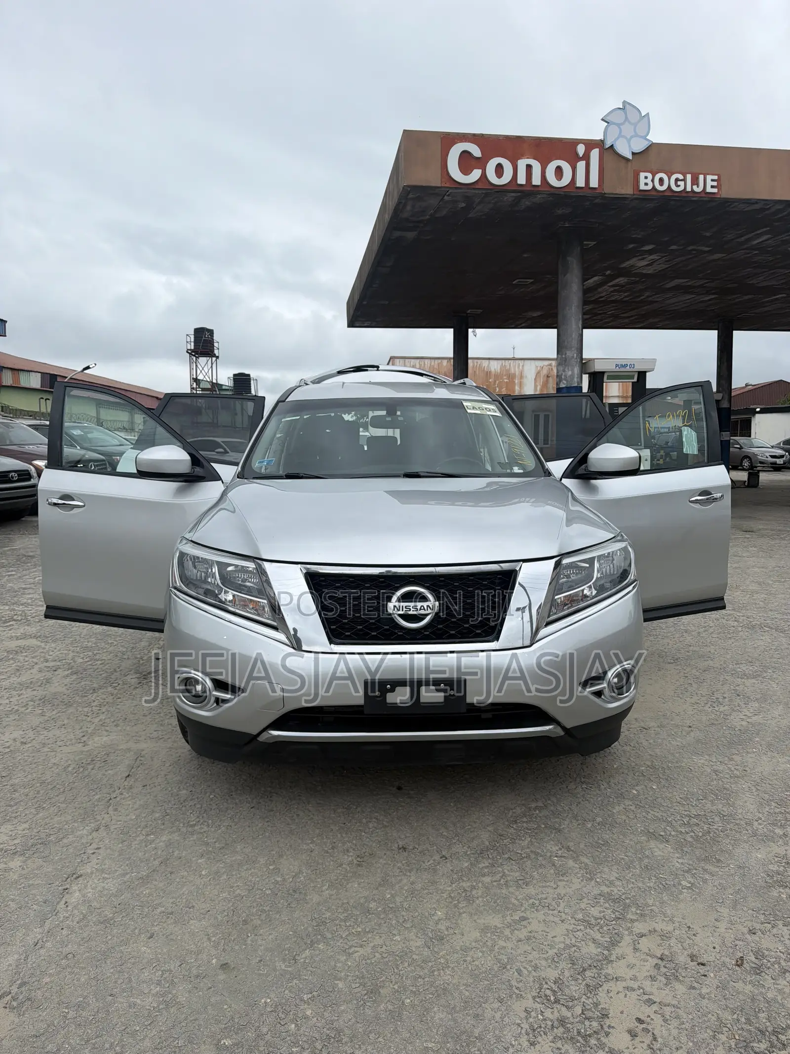 Nissan Pathfinder SV 4dr 4x4 (3.5L 6cyl) 2016 Silver