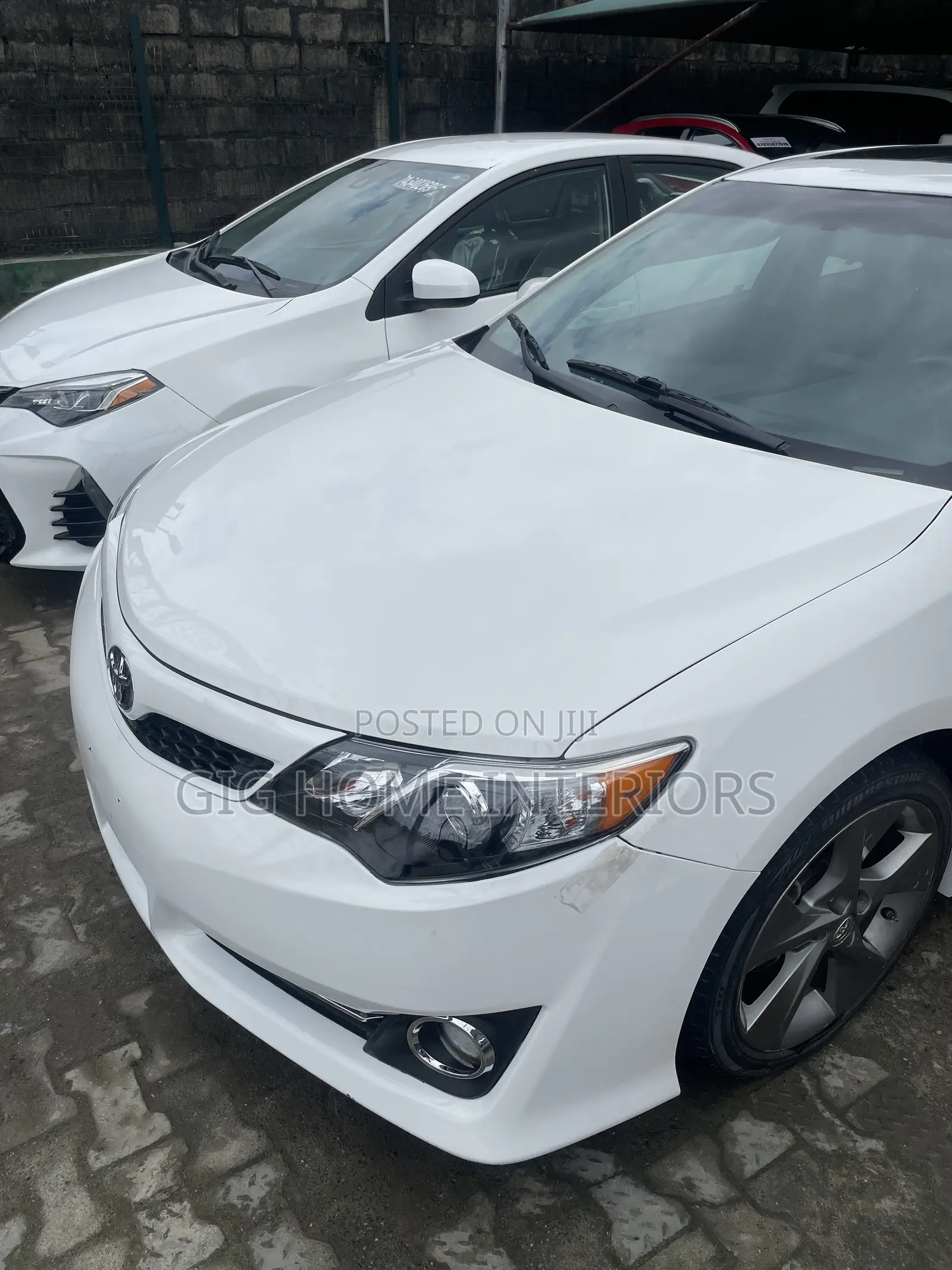 Toyota Camry SE V6 4dr Sedan (3.5L 6cyl 6A) 2013 White
