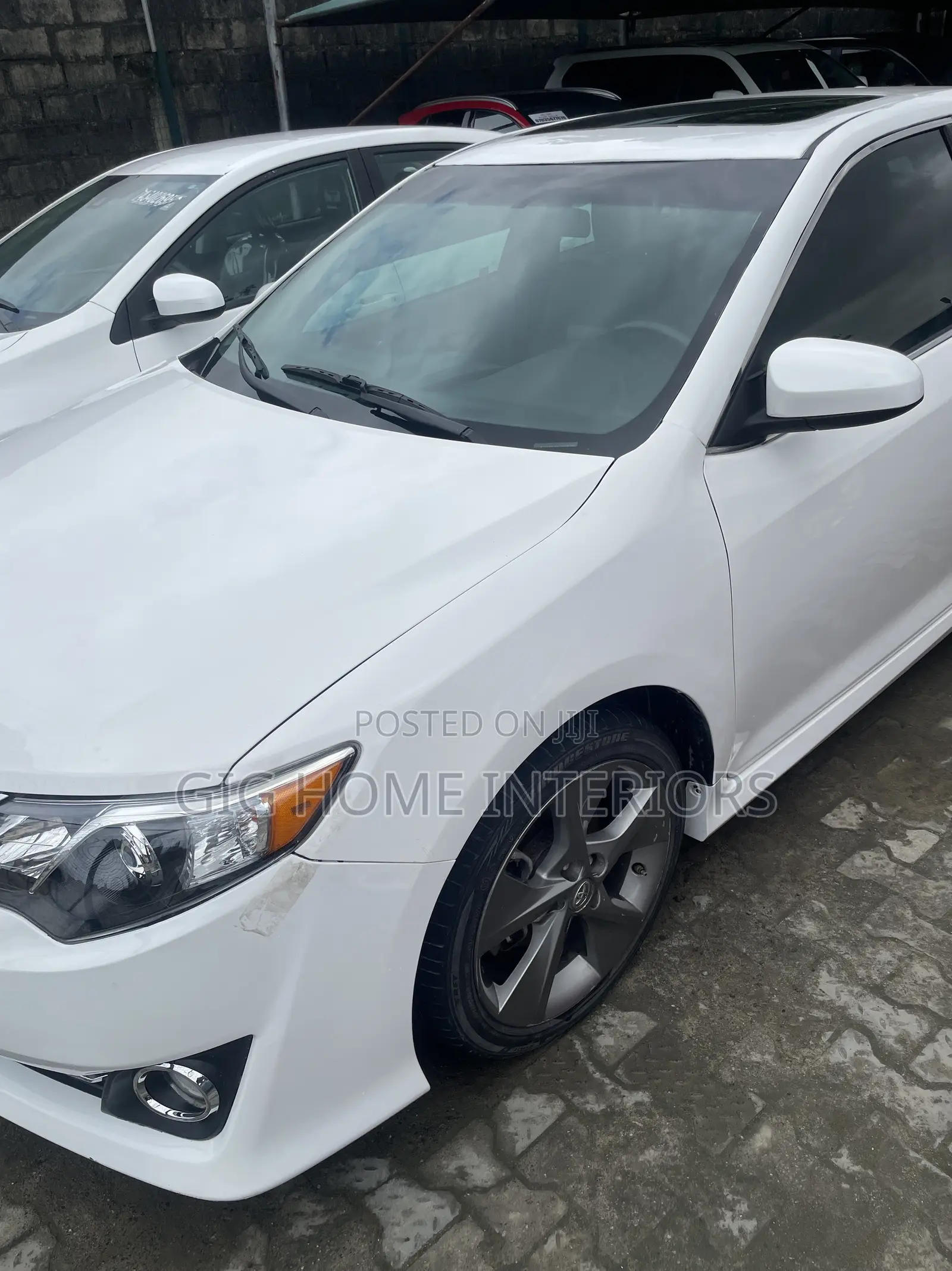 Toyota Camry SE V6 4dr Sedan (3.5L 6cyl 6A) 2013 White