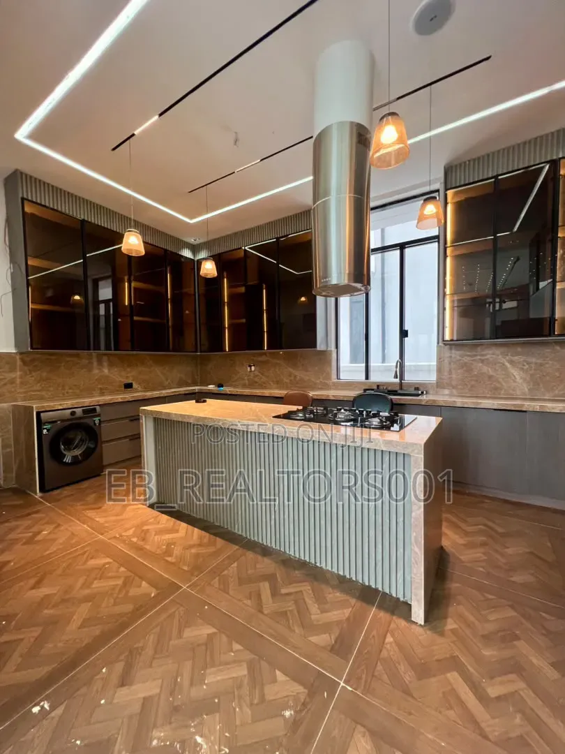 Furnished 5bdrm Duplex in Chevron, Osapa london for sale