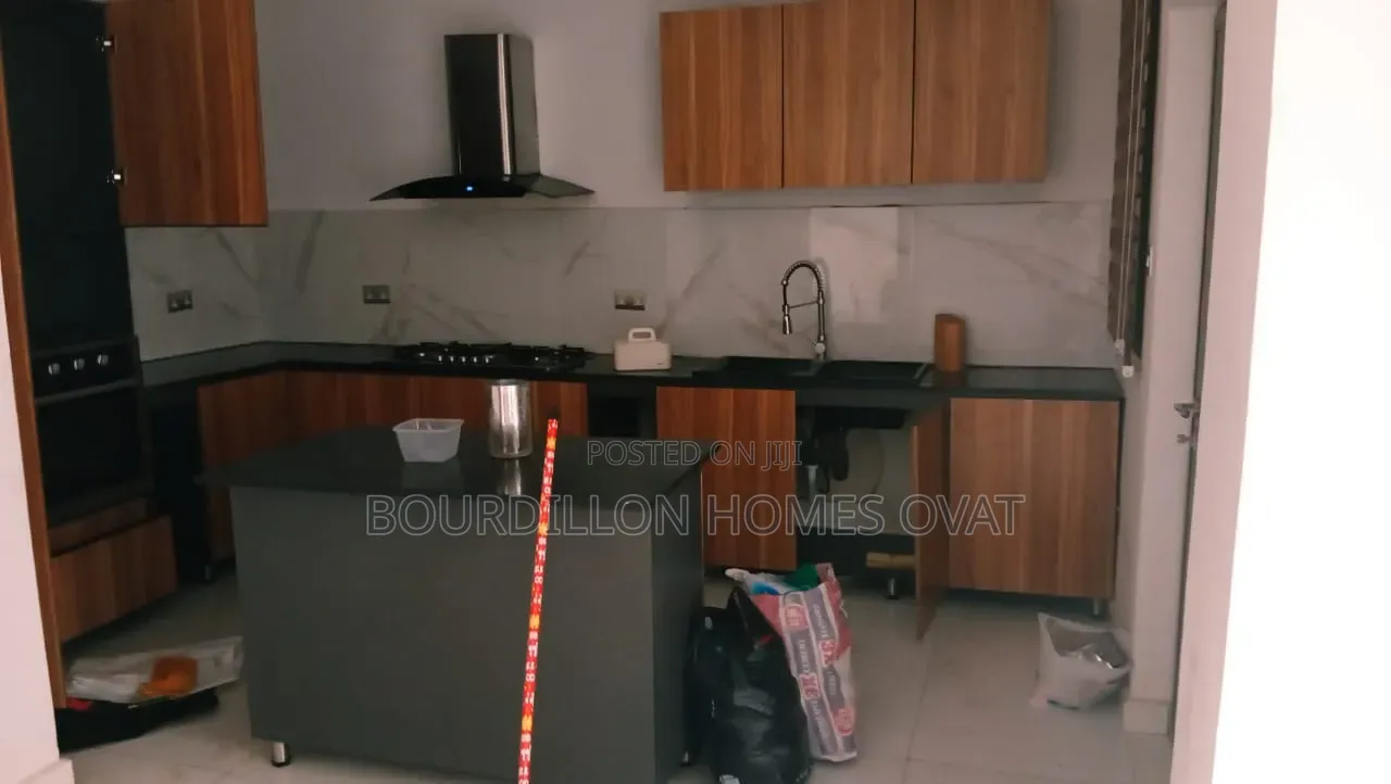 3bdrm Apartment in Parkview Estate for sale