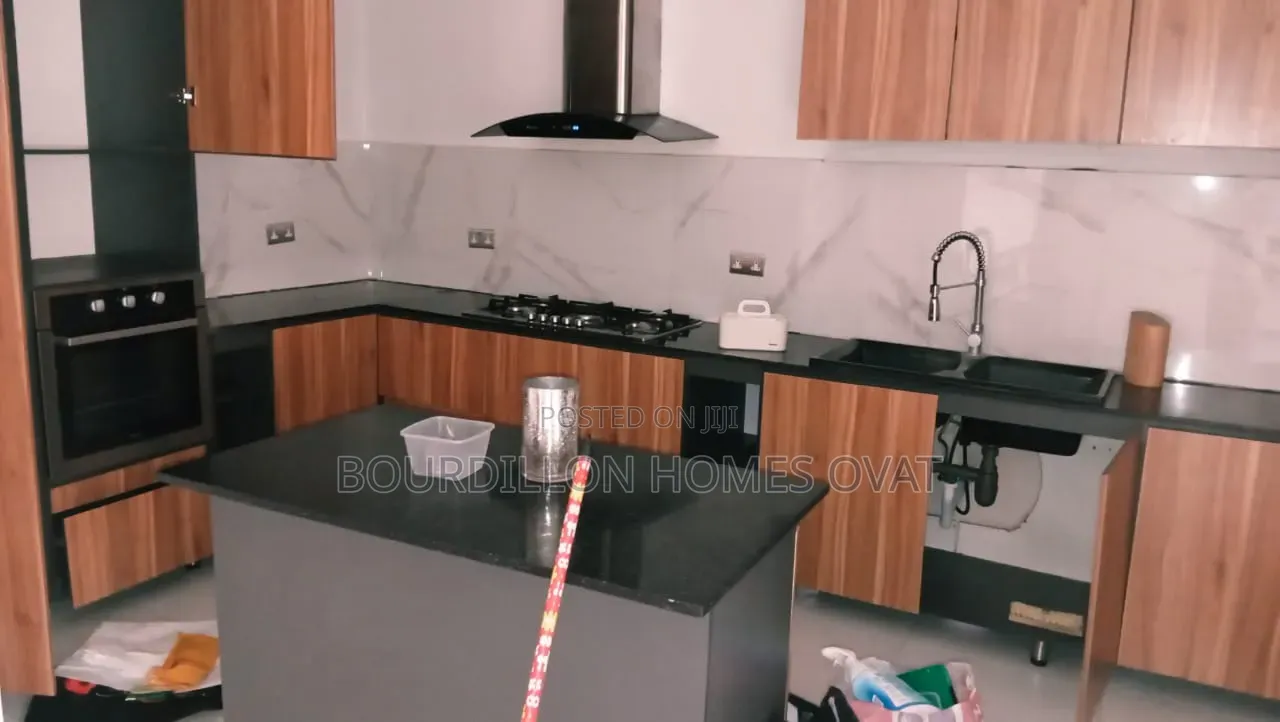 3bdrm Apartment in Parkview Estate for sale